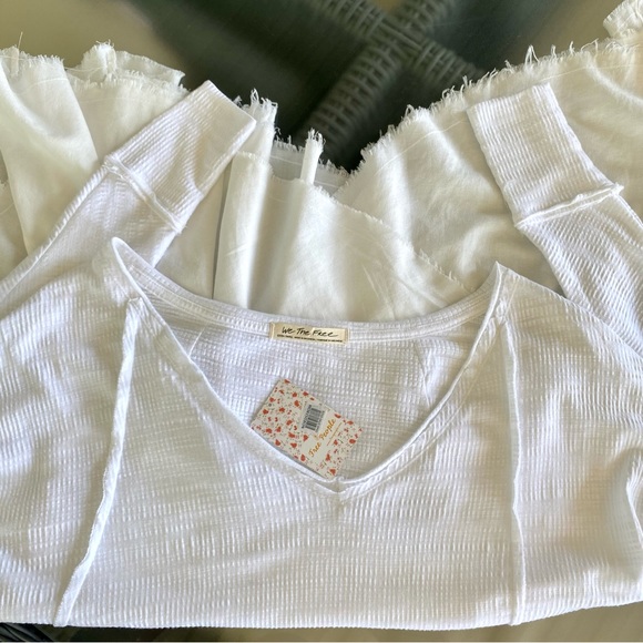 FREE PEOPLE🌸 XS—oversized💕mini dress/ tunic. Snow White & off-white colors! 🌸 - Picture 13 of 16